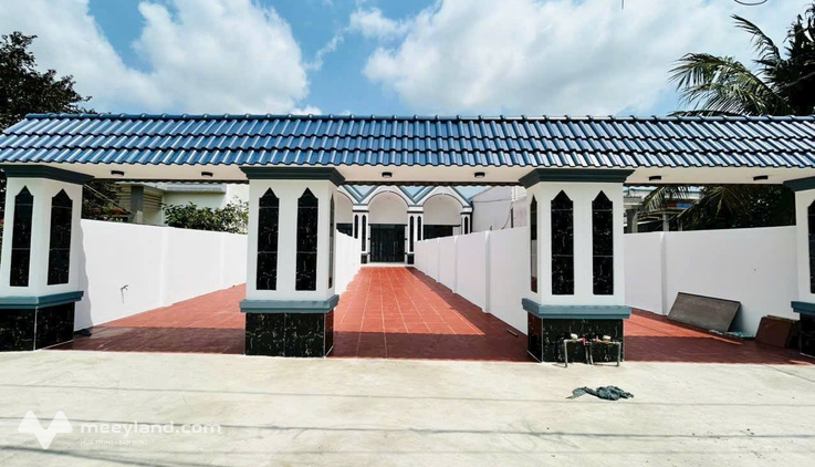 Bán 200m2 đất thổ cư có sẵn nhà cấp 4 hoàn thiện mái thái kiên cố tại xã Mỹ Lộc, Cần Giuộc, Long An cũ, giá 2.25 tỷ