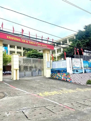 Bán gấp mảnh đất trung tâm giá rẻ - Đối diện trường Tiểu học Cao Xanh