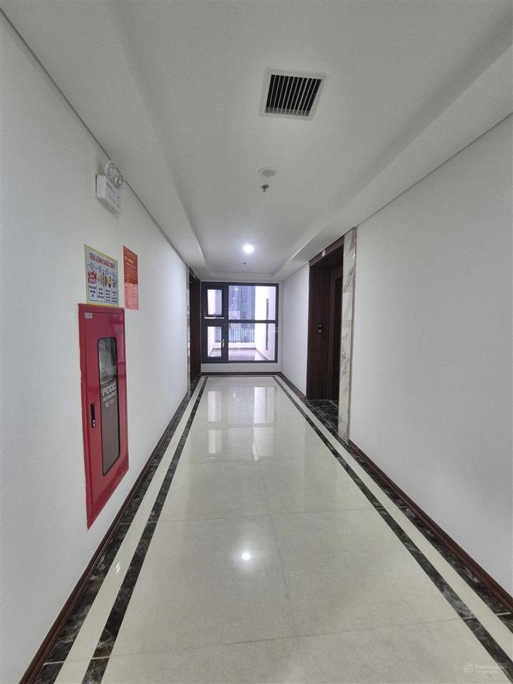 Bán gấp căn 3pn diện tích 104m rosetown 79 ngọc hồi giá chỉ 8 tỷ bao thuế phí. 0912 002 ***