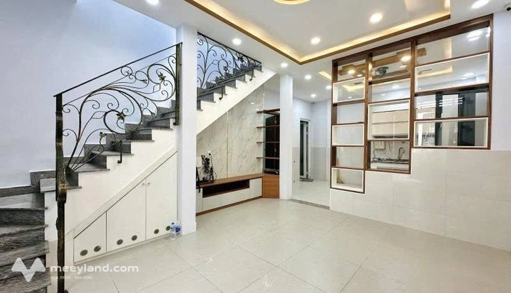 Nhà góc đẹp, nở hậu, 3 ngủ, sổ hoàn công - 6.7 tỷ