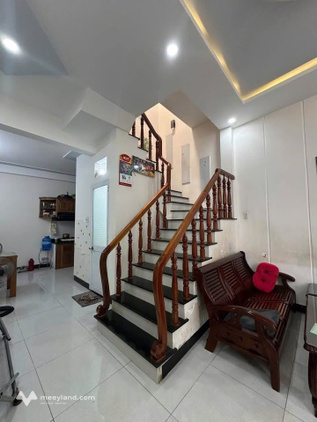 Bán nhà hẻm cạn 81/6D đường Tháp Đôi, trung tâm thành phố Quy Nhơn, gần chợ Hoa Lư, giá 2.25 tỷ