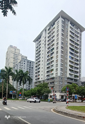 Bán căn hộ chung cư mặt phố Nguyễn Cơ Thạch, 83m2, căn góc, 3 phòng ngủ, 2WC, tầng đẹp