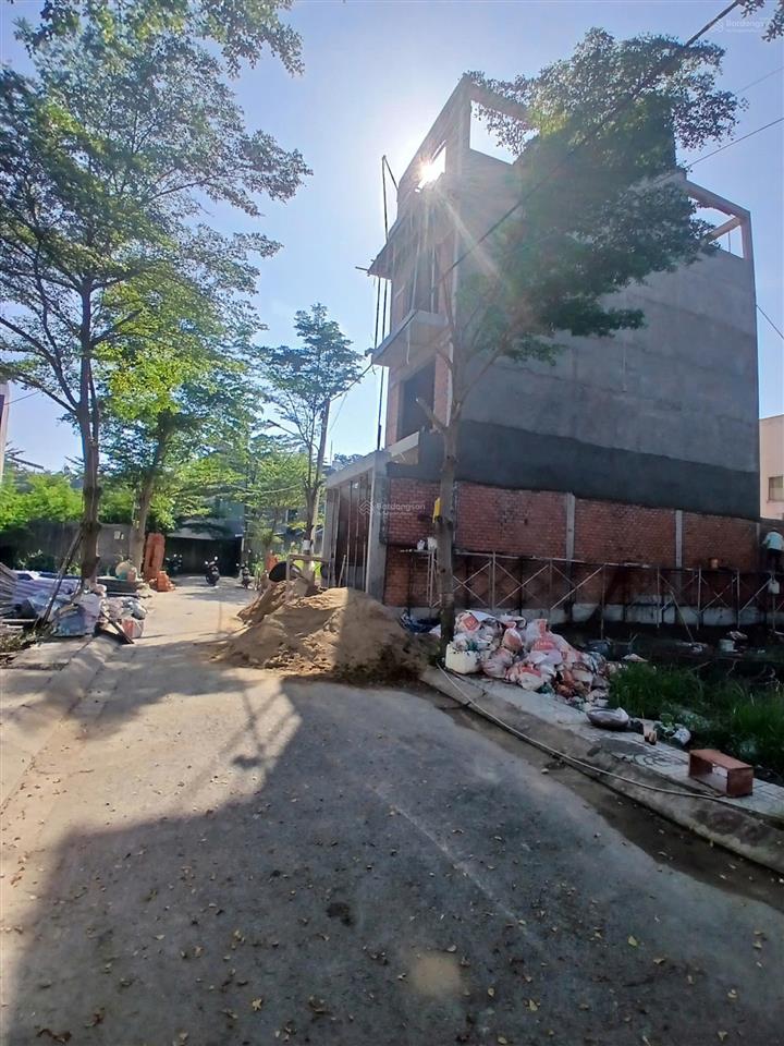 Bán đất thổ 5x16m gần ngã tư nguyễn bình lê văn lương, xây tự do