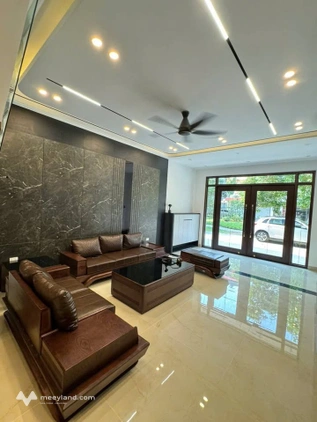 Bán nhà 3 tầng, view công viên tại khu đô thị Bình Minh