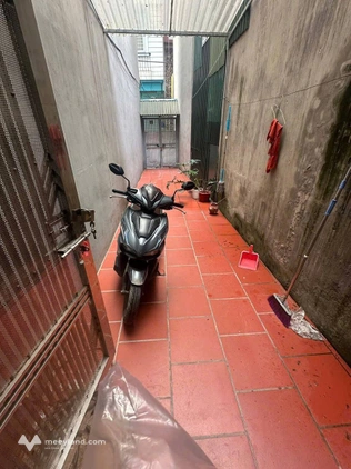Cho thuê nhà gần hồ Định Công - Diện tích 35m2, 5 tầng, 3 ngủ, full đồ cơ bản