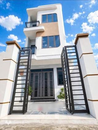 Bán nhà đẹp kiên cố tại thôn Giữa, Lạc Đạo, Văn Lâm