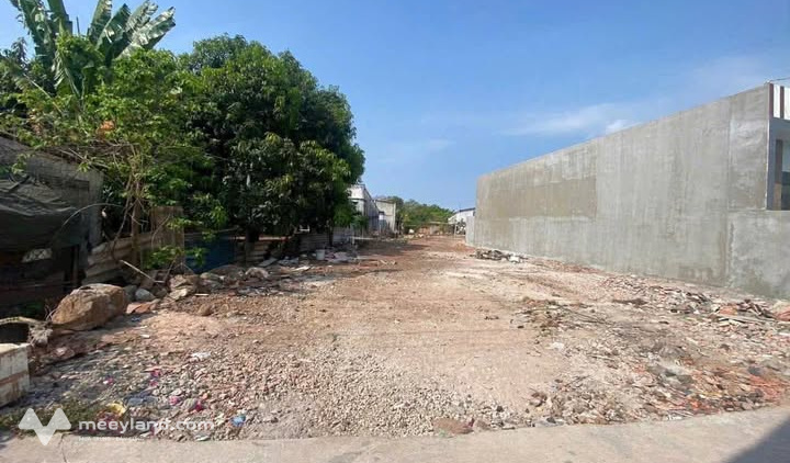 Cần bán gấp lô đất rộng 376m2, mặt tiền đường bê tông, thị trấn Long Điền, giá 1.7 tỷ