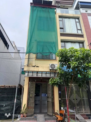 Bán nhà mặt đường Trần Đình Huyên, Nam Định, phù hợp vừa ở vừa kinh doanh nhỏ, giá 2.39 tỷ