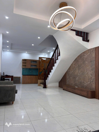 Bán nhà Giáp Bát - Diện tích 38m2 x 5 tầng, mặt tiền 5m, giá 8 tỷ
