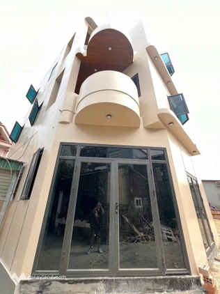 Bán nhà 3 tầng, lô góc 2 mặt tiền, ngõ Lý Thường Kiệt