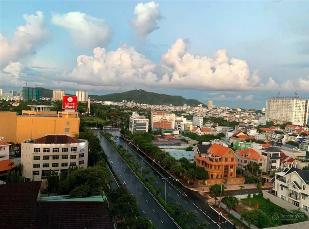 Bán lô đất biệt thự mặt tiền đường 3/2, hướng đông nam, gần bãi sau vũng tàu.