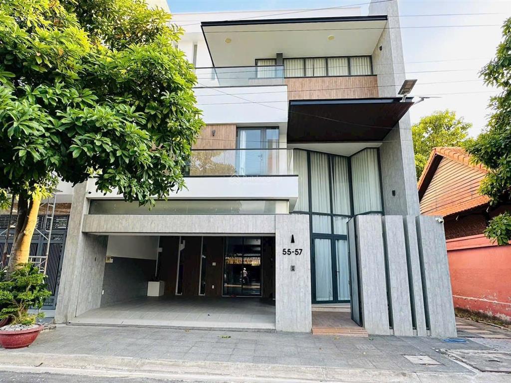 Bán căn biệt thự 485m² trung tâm bà rịa 12,9 tỷ tl, 3 mặt tiền full nội thất. 0775 707 *** phạm yến