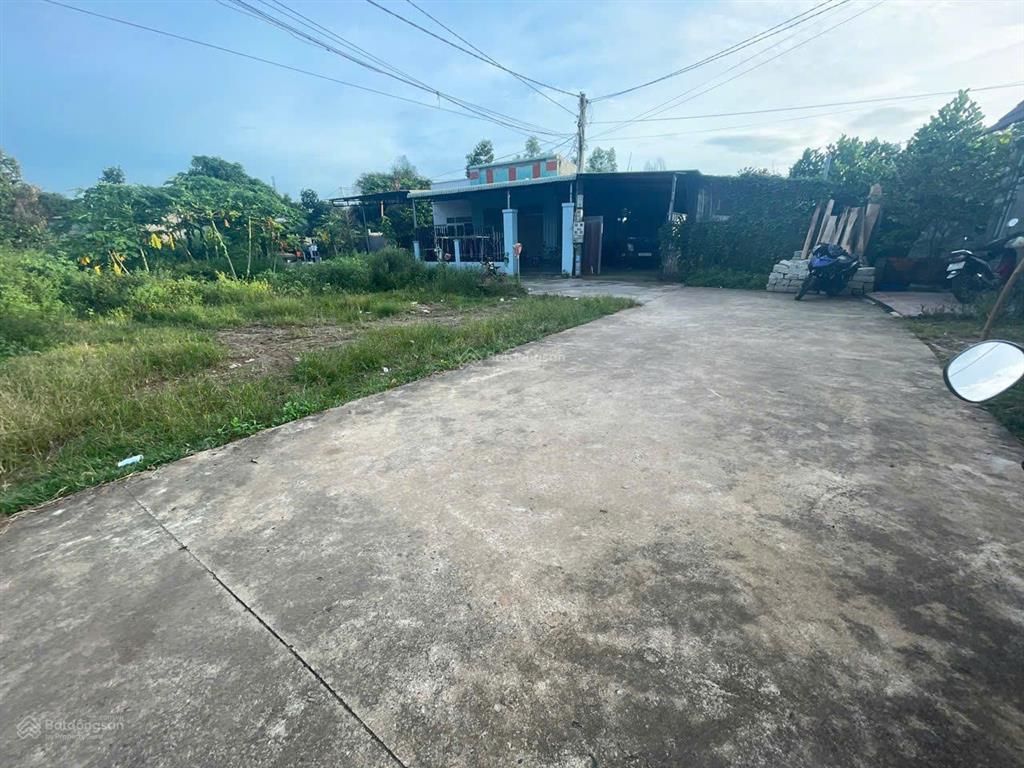 Chủ gửi bán lô đất đẹp đường bê tông 6m gần đường 46b, hòa long
