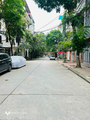 Căn nhà đẹp thuộc khu phân lô cán bộ Tây Hồ, sở hữu vị trí đắc địa, phù hợp để ở, kinh doanh hoặc đầu tư lâu dài