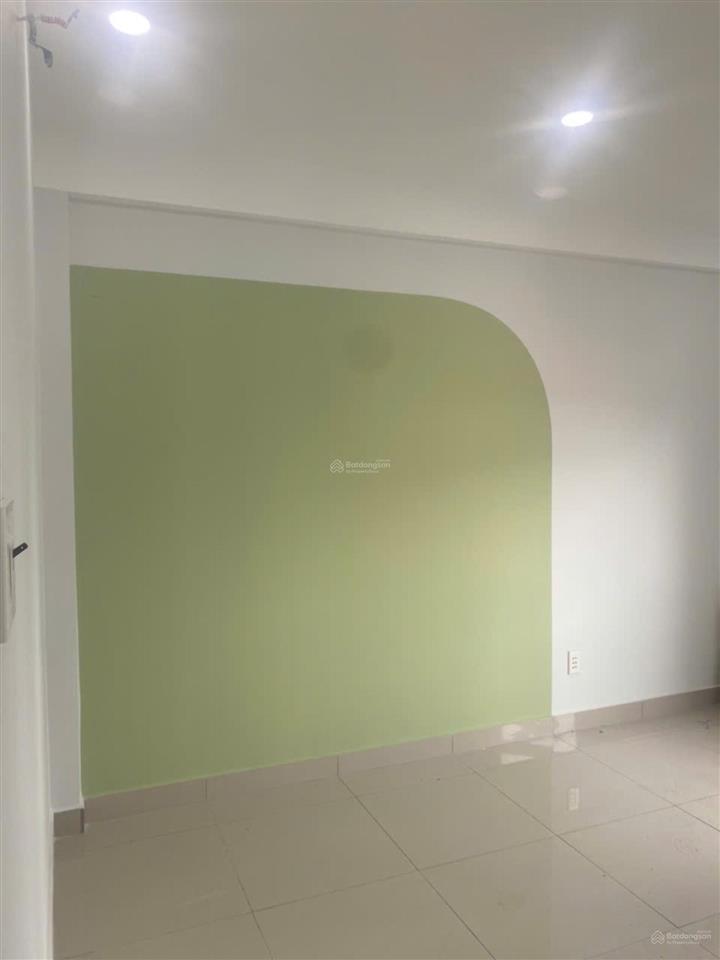 Cần bán căn hộ chung cư thang bộ lô c3, p6, q4 tp.hcm dt 30m2, 1pn 1wc giá 1.890tỷ. 0866 688 ***