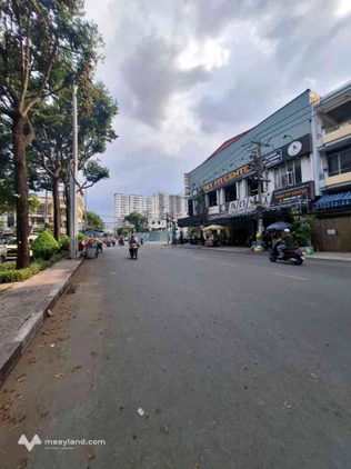 Nhà mặt tiền Bình Phú Quận 6, 6 tầng kinh doanh, dòng tiền 60 triệu/tháng, giá 32 tỷ