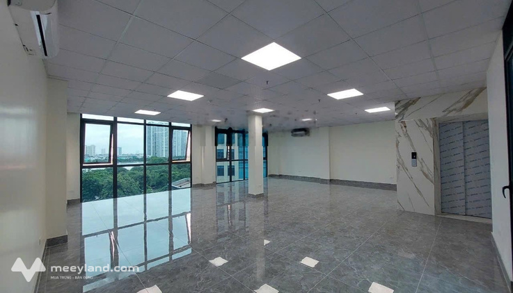 Cho thuê tầng 1 (lửng) (mbkd) phố Thái Hà, Đống Đa, Hà Nội, DT 90m², thông sàn, giá 18tr/tháng