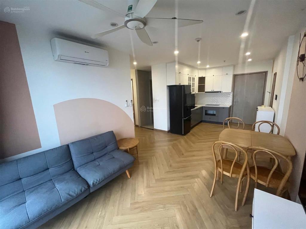 Chính chủ bán căn 2pn 55m2 tầng 2224 tòa s103 vinhomes smart city. giá 3.7 tỷ bao phí