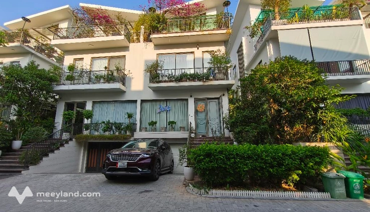 Siêu phẩm biệt thự Thành Phố Giao Lưu 220m2, tương lai mặt phố, giáp hồ Điều Hòa