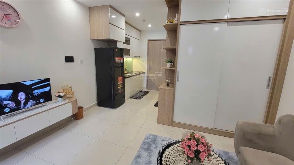 Chính chủ bán căn studio 28m2 tầng 23 tòa s203 vinhomes smart tây mỗ. giá 2.3 tỷ bao phí