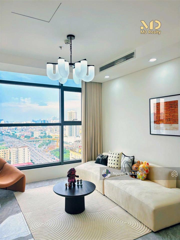 Vợ chồng tôi cần chuyển nhượng lại căn hộ câp cấp 3 ngủ, full đồ đẹp capital elite 18 phạm hùng