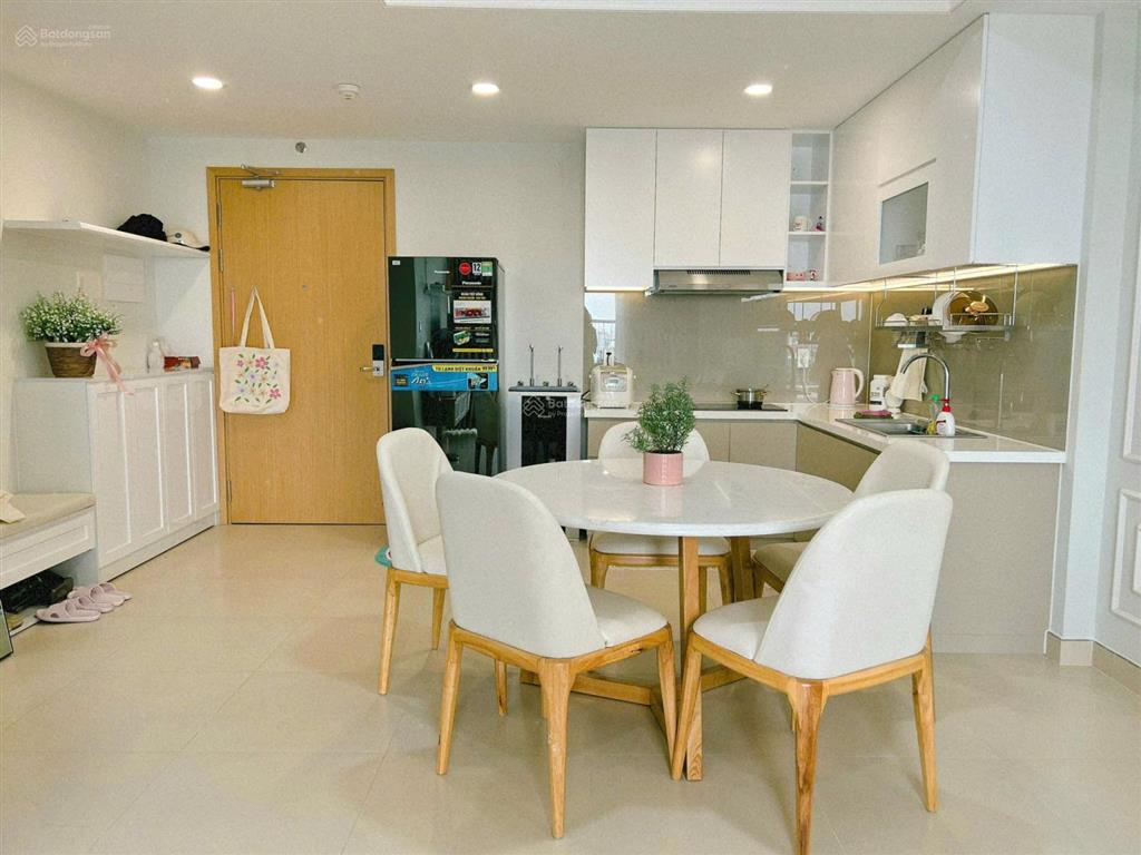 Bán gấp chung cư 312 lạc long quân, q11, 65m2, 2pn, 2wc, giá 3ty2, có sổ hồng. 0903 318 *** minh