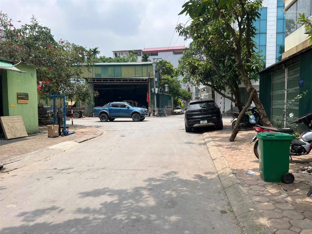 Bán gấp lô góc ngọc động gia lâm, 50m mặt tiền 4,8m ô tô vào 4,95ty