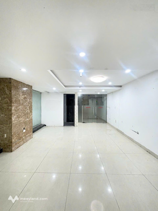 Cho thuê sàn VP 40m² phố Hoàng Quốc Việt, Cầu Giấy (Tòa nhà view kính, lô góc)