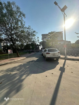 Bán lô đất 55m2 tại thị trấn Phúc Thọ, đường ô tô vào đất