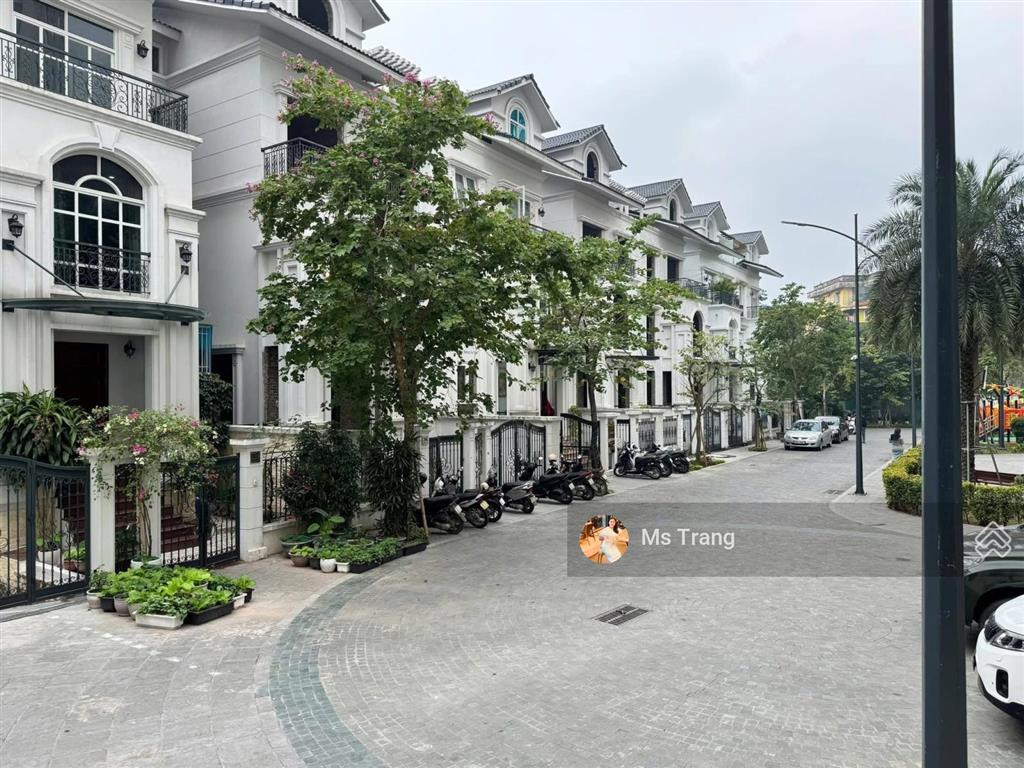 Biệt thự kđt xuân la 147m, mt 9.5m, hầm + 5 tầng, gần võ chí công, giá 70 tỷ tây hồ