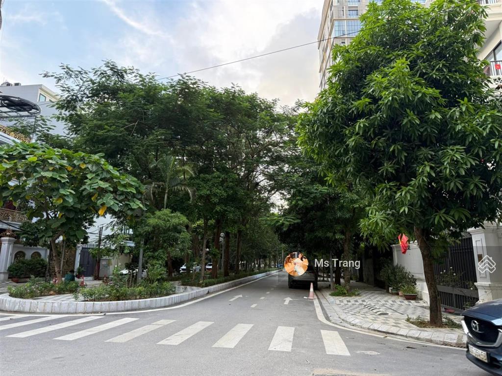 Siêu hiếm vườn đào hồ tây 189m, mt 12m, xây 8 tầng hầm, ô tô tránh, 96 tỷ vip tây hồ