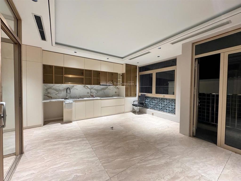 Đào tấn 6 tầng thang máy chủ tự xây khu ngoại giao hà nội chỉ 17.2 tỷ