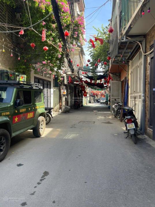 Nhà đẹp lô góc, phố Lê Trọng Tấn, không quy hoạch, 5 tầng, 4 ngủ, đủ nội thất, ở luôn,hơn