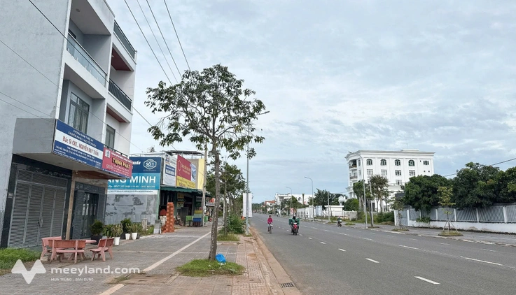 Bán lô đất vuông vắn 100m2, sổ hồng riêng, gần Bệnh viện Bà Rịa, giá 2.15 tỷ