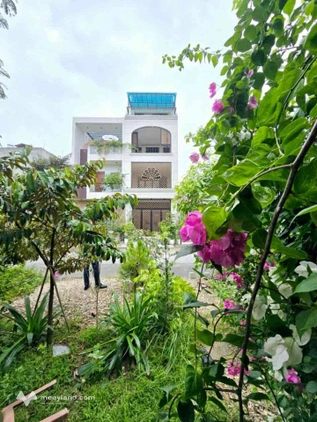 Nhà 5 tầng thang máy 120m² sát trường Thể dục thể thao Từ Sơn, 7 phòng ngủ, full công năng