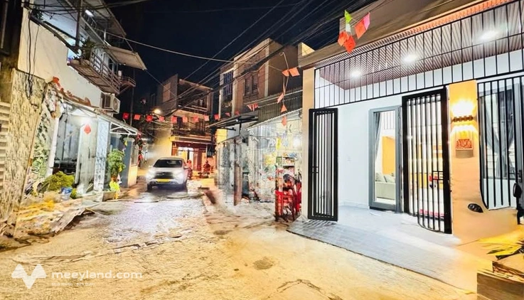 Bán nhà gác lửng đúc mới, 2 mặt kiệt ô tô Tôn Đản, An Khê, full nội thất, giá 4.05 tỷ