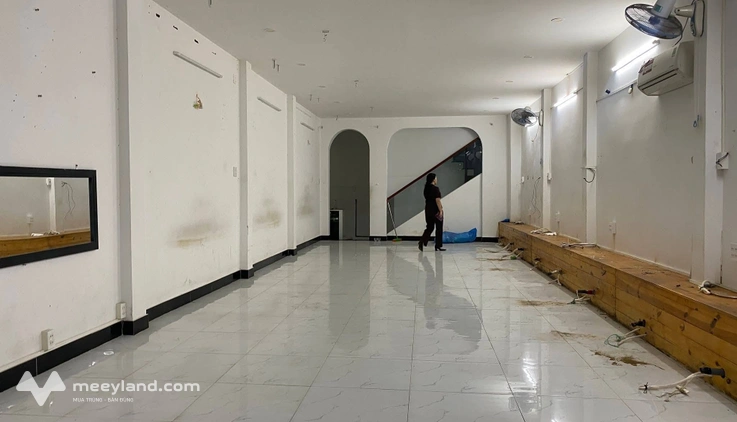 Cho thuê nhà nguyên căn 2 tầng mặt tiền đường Lê Duẩn, Tuy Hòa, Phú Yên, giá 7 triệu/tháng