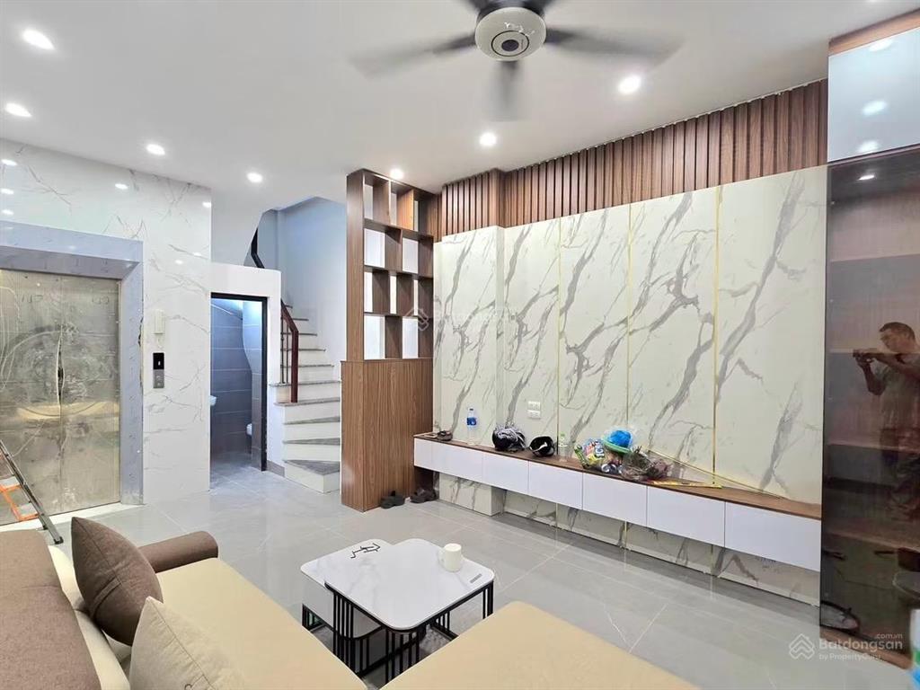 Bán nhà nguyễn khánh toàn, phân lô, thang máy, 30m oto, ngõ thông bagac tránh 36m*6t full nt ở ngay