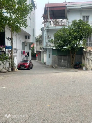 Cần bán gấp nhà 3 tầng ngay cạnh trường liên cấp Trần phú, Vĩnh Yên, đường thông, ngõ thoáng ô tô tránh nhau