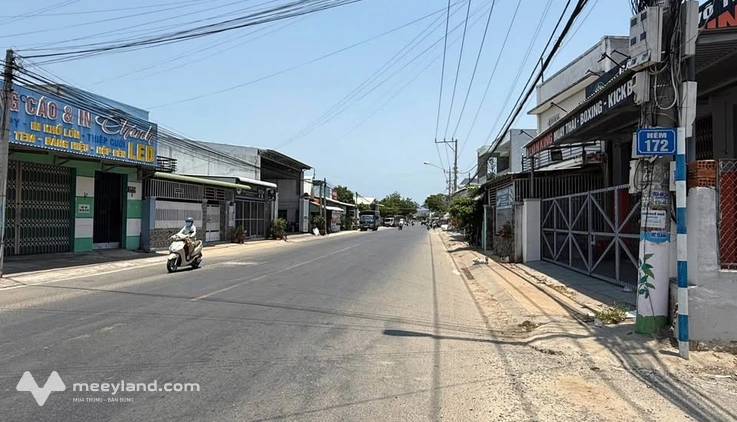 Bán đất tặng nhà cấp 4, ngay trung tâm Phan Rang, giá 2.1 tỷ