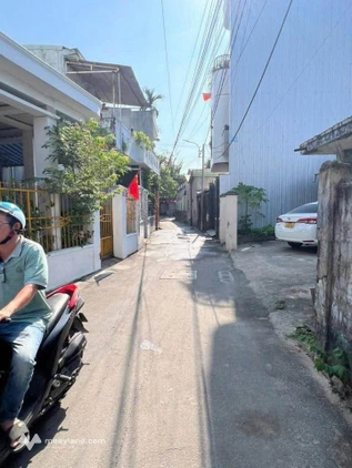 Bán đất tặng nhà cấp 4 kiệt ô tô đậu đỗ Tôn Đản