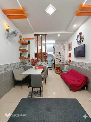 Nhà 3 tầng, 40m2, trung tâm Quận 11, sát mặt tiền đường 3/2, mới đẹp, sổ hồng hoàn công đủ