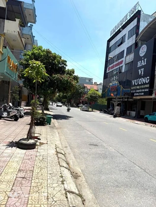 Bán đất tặng nhà cấp 4 mặt đường kinh doanh Nguyễn Văn Năng giá cực tốt