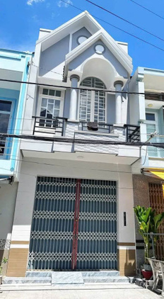 Nhà Xẻo Trôm, Long Xuyên, diện tích 4x14m, 2 phòng ngủ, giá 2.59 tỷ