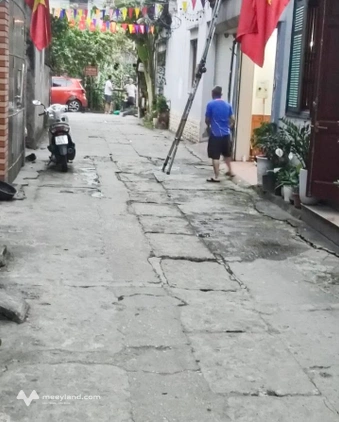 Bán nhà cấp 4 Hoàng Liệt, 40m2, vị trí đỉnh, gần chợ, cạnh trường Việt Nam - Ba Lan