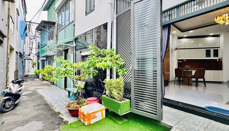 Nhà đường số 9, Gò Vấp, ngay cổng Trường Tiểu Học Võ Thị Sáu
