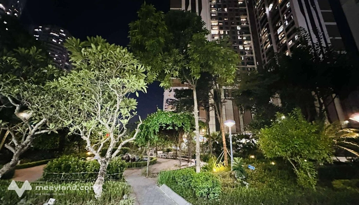 Cần bán căn hộ chung cư Ecolife Tây Hồ, 94.6m², 2 phòng ngủ, sổ đỏ chính chủ, sẵn sàng giao dịch