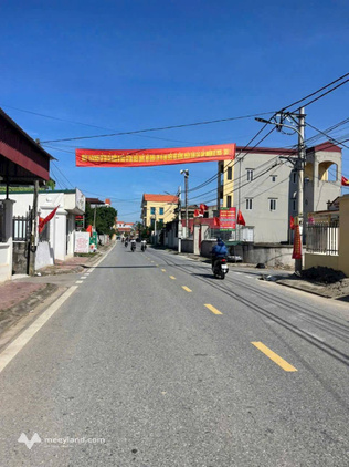Bán lô đất 97m2, mặt tiền gần 5m, dân cư san sát, biệt thự bao vây, sẵn sổ cầm tay