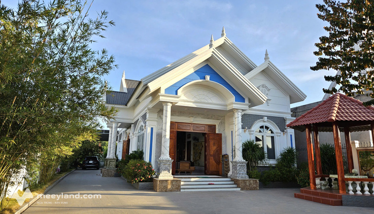 Biệt thự sang trọng ngay khu nhà phố Phước Đông, 11,5 tỷ