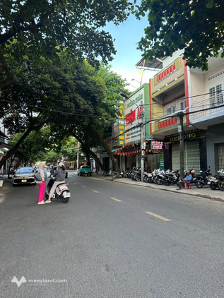 Bán nhà 98m2 khu vực kinh doanh sầm uất